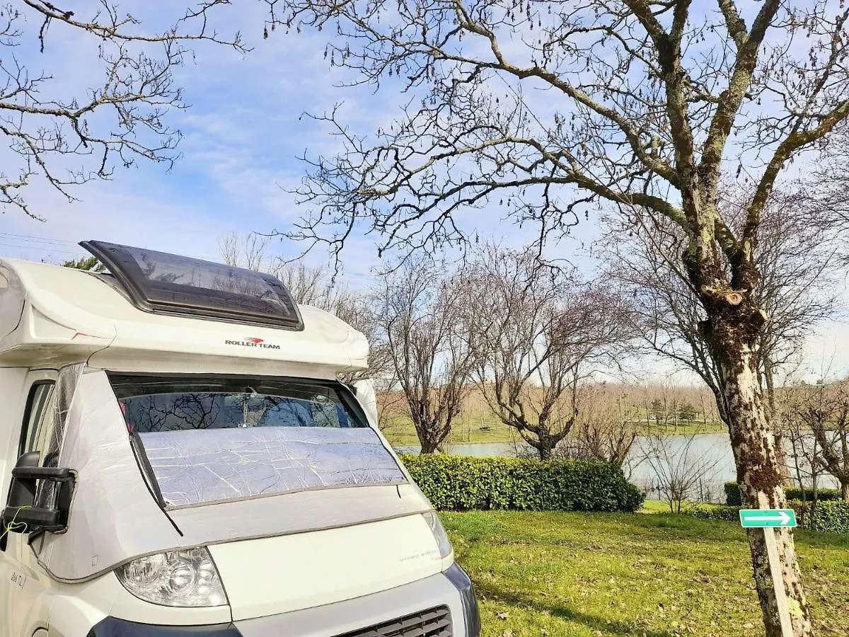 Les Auzerals Camping Du Lac Rabastens Kemp